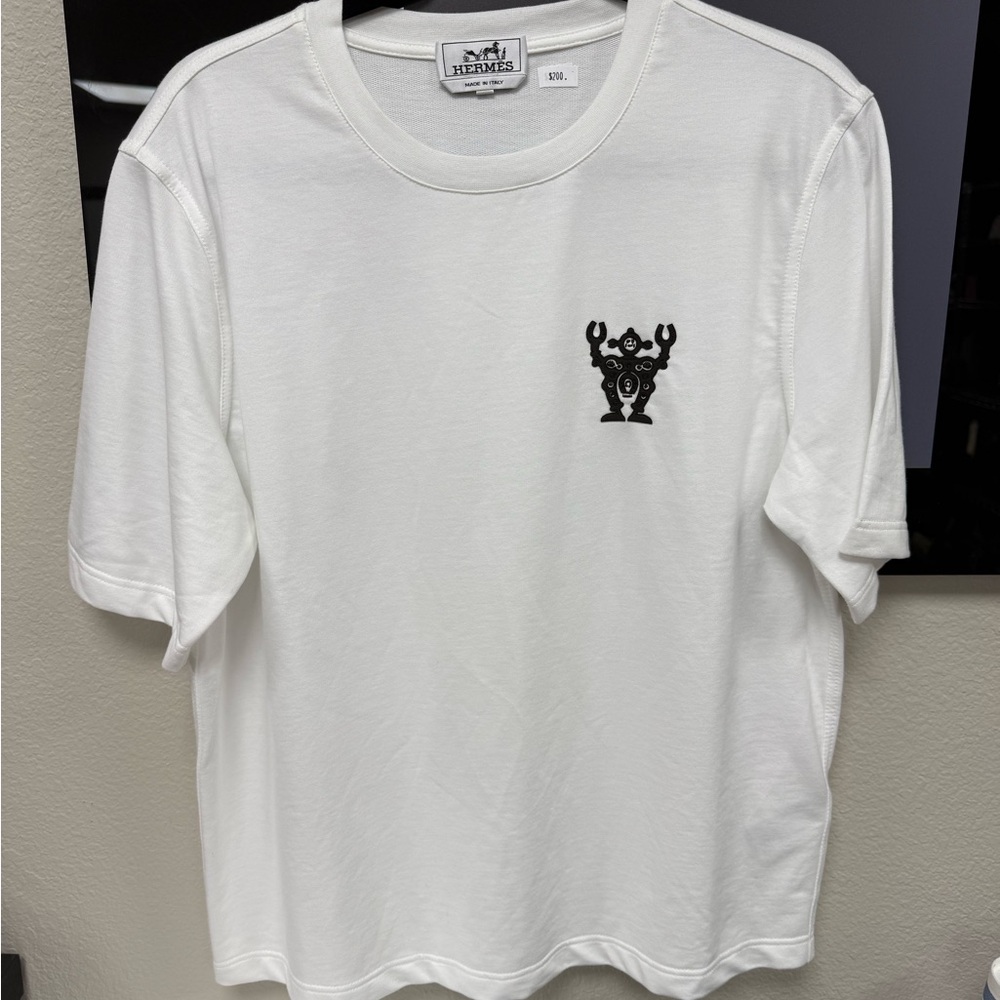 Hermes White Short Sleeve Tee with Minimalist Graphic
